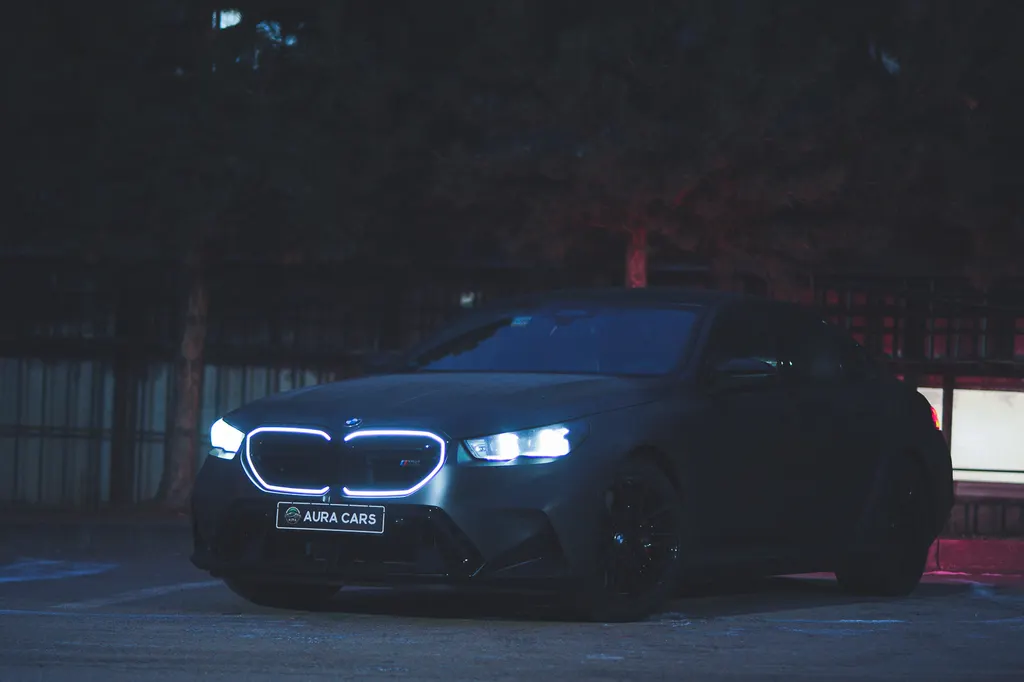 BMW M5 G90, привезённый Aura Cars